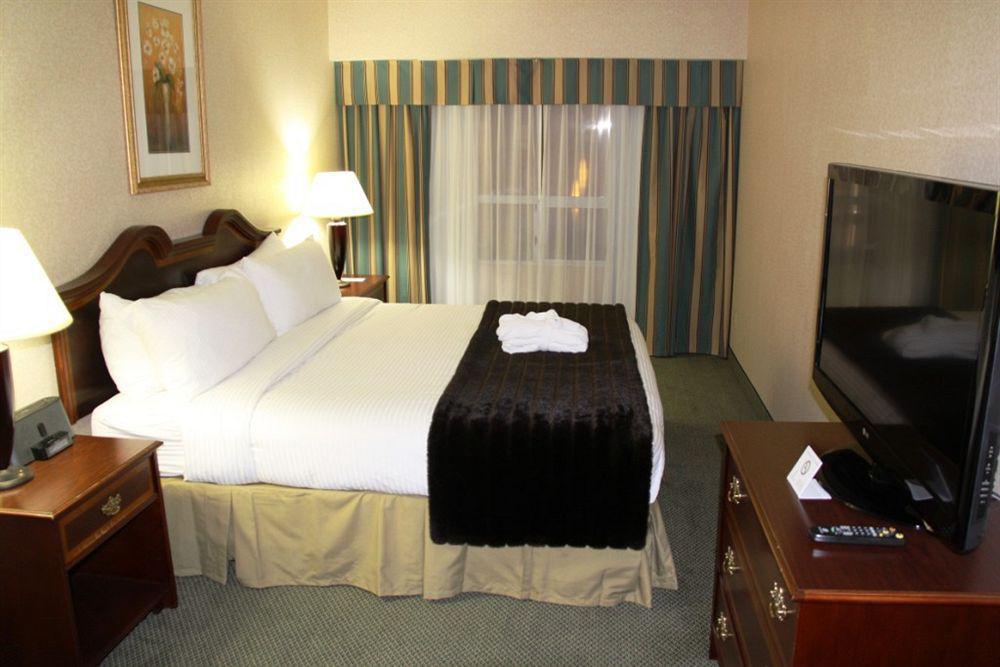 Sawridge Inn And Conference Centre Edmonton South Номер фото